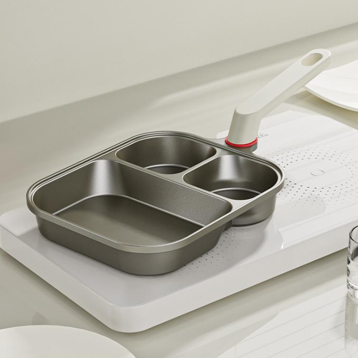 EggMate™ Multi-Section Non-Stick Pan: Ideal for Eggs, Bacon, and Burgers