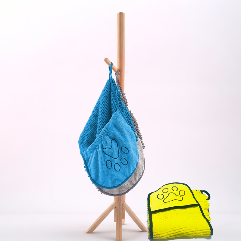 DryPaws Pet Towel – Coral Fleece Comfort & Strong Absorption